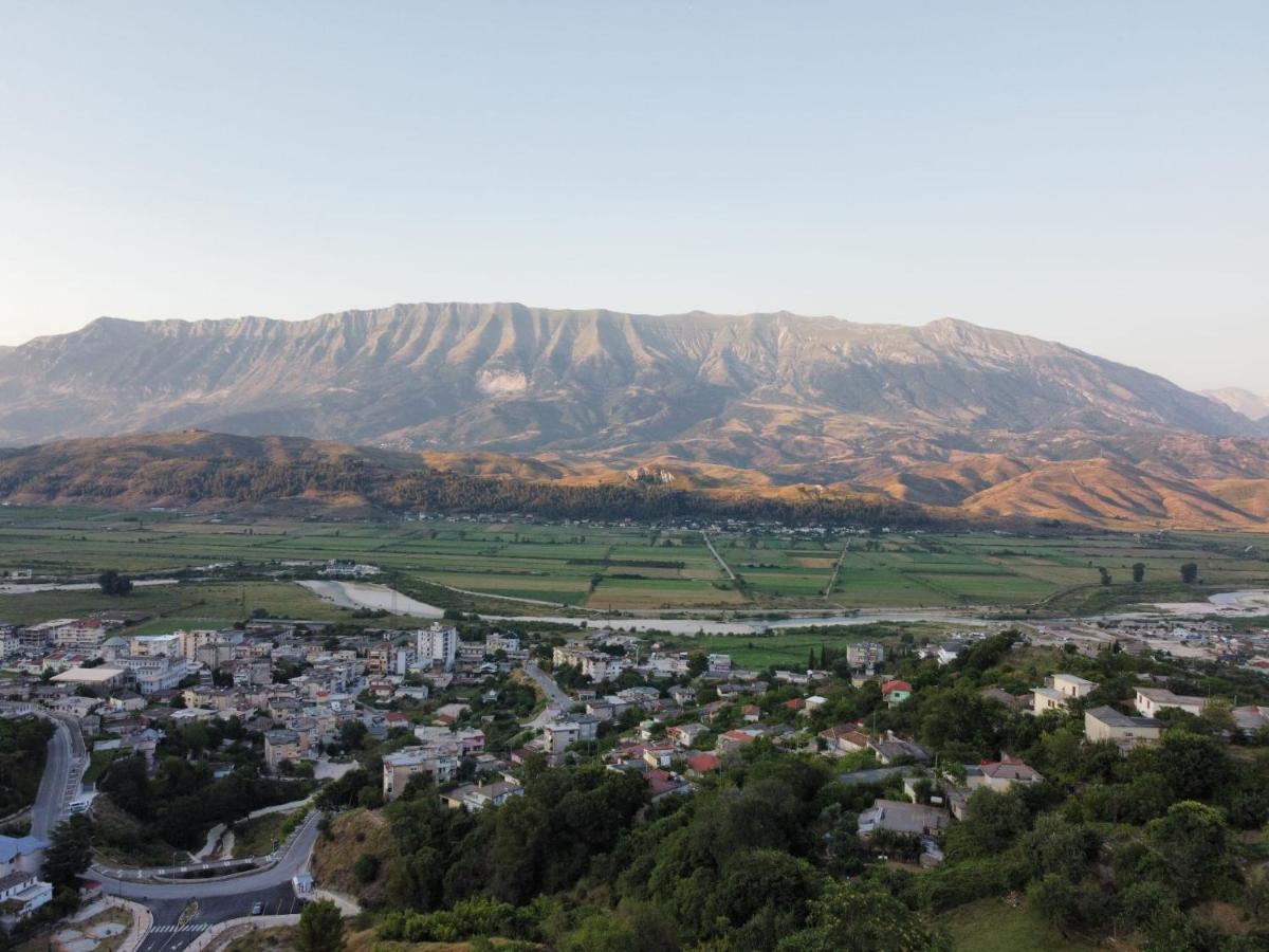 Guest House Argjiro Castle Gjirokaster Exterior photo