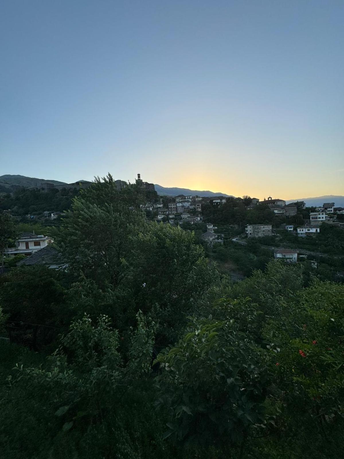 Guest House Argjiro Castle Gjirokaster Exterior photo